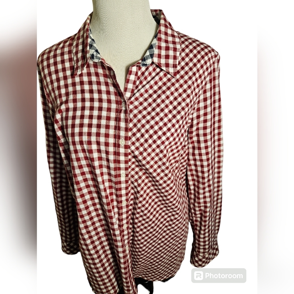 Crown and ivy, a red and white Gingham, boyfriend's shirt size XL